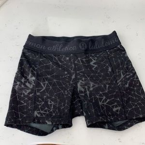 Lululemon athletic shorts, low rise 4” inseam
